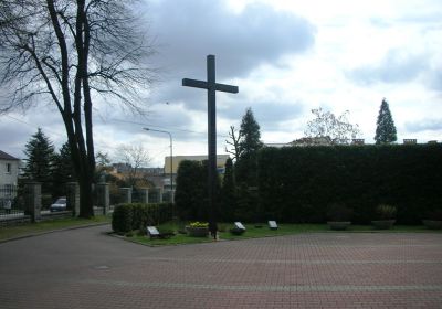 Krzyże misyjne i cmentarne
